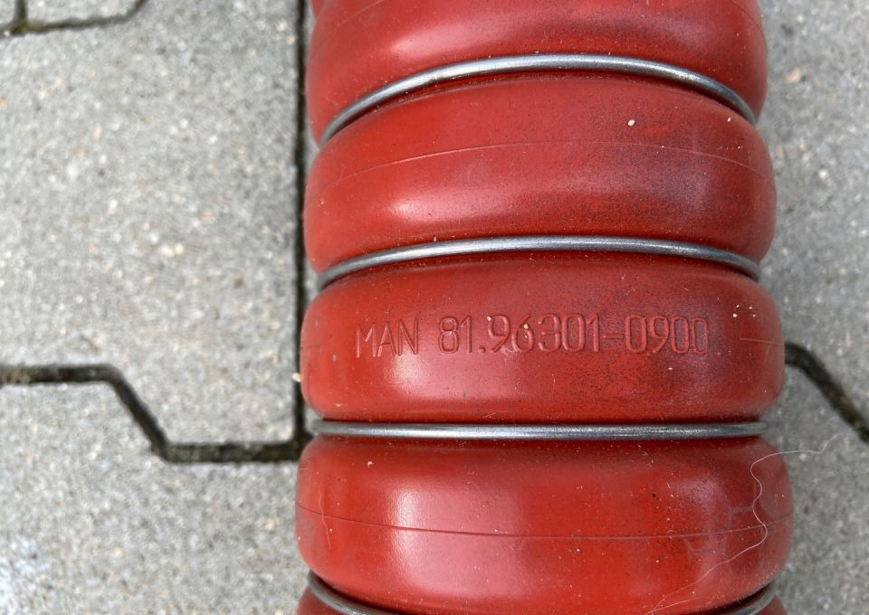 Guma chłodnicy MAN TGX TGS TG3 NOWA łącznik - Køler for Lastbil: billede 3 Guma chłodnicy MAN TGX TGS TG3 NOWA łącznik - Køler for Lastbil: billede 3