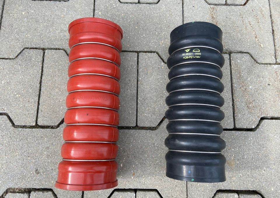 Guma chłodnicy MAN TGX TGS TG3 NOWA łącznik - Køler for Lastbil: billede 1 Guma chłodnicy MAN TGX TGS TG3 NOWA łącznik - Køler for Lastbil: billede 1