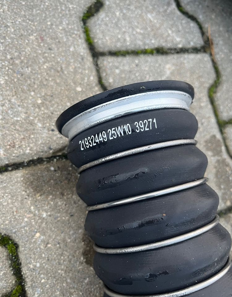 Guma chłodnicy Volvo FH5 Aero łącznik jak NOWA - Kølesystem for Lastbil: billede 2 Guma chłodnicy Volvo FH5 Aero łącznik jak NOWA - Kølesystem for Lastbil: billede 2