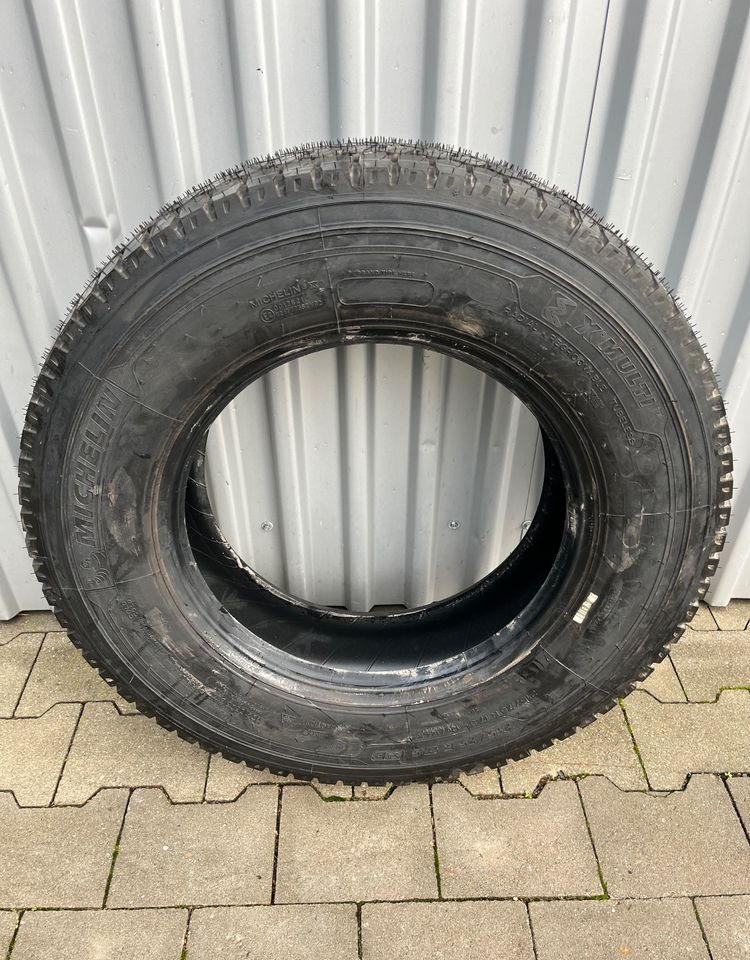 NOWA Opona Michelin X Multi 215/75R 17.5” - Dæk for Lastbil: billede 1 NOWA Opona Michelin X Multi 215/75R 17.5” - Dæk for Lastbil: billede 1