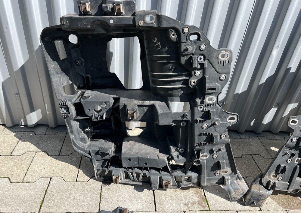 Obudowa lampy MAN TGX TGS euro 6 garnek mocowanie - Karosseri og udvendig for Lastbil: billede 2 Obudowa lampy MAN TGX TGS euro 6 garnek mocowanie - Karosseri og udvendig for Lastbil: billede 2