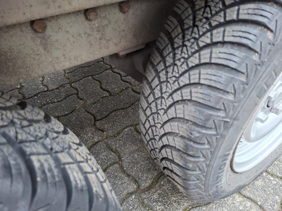 Humbaur PKW-Anhänger, 1,6 t Tandem Stirnwandklappe Kofferanhänger - Varevogn påhængsvogn: billede 4 Humbaur PKW-Anhänger, 1,6 t Tandem Stirnwandklappe Kofferanhänger - Varevogn påhængsvogn: billede 4