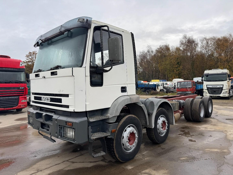 Iveco Eurotrakker 340 E 34 (GRAND PONT / LAMES / POMPE MANUELLE / BOITE MANUELLE / 12 ROUES) - Lastbil chassis: billede 1 Iveco Eurotrakker 340 E 34 (GRAND PONT / LAMES / POMPE MANUELLE / BOITE MANUELLE / 12 ROUES) - Lastbil chassis: billede 1