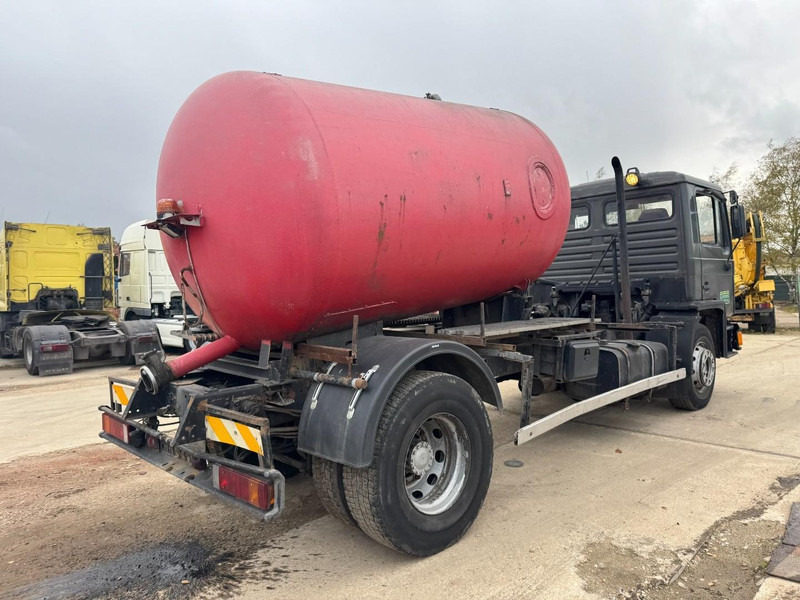 MAN 18.232 (8000 L / 6 CYLINDER WITH MANUAL PUMP / STEEL SUSPENSION) - Slamsugemaskine: billede 5 MAN 18.232 (8000 L / 6 CYLINDER WITH MANUAL PUMP / STEEL SUSPENSION) - Slamsugemaskine: billede 5