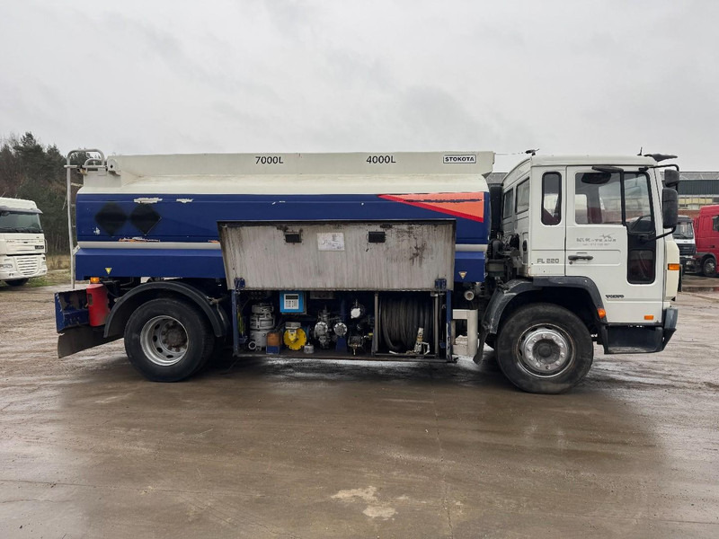Volvo FL 6 - 220 (11000 L / 2 COMPARTMENTS / 18 TON / MANUAL GEARBOX / PERFECT) - Tankbil: billede 4 Volvo FL 6 - 220 (11000 L / 2 COMPARTMENTS / 18 TON / MANUAL GEARBOX / PERFECT) - Tankbil: billede 4