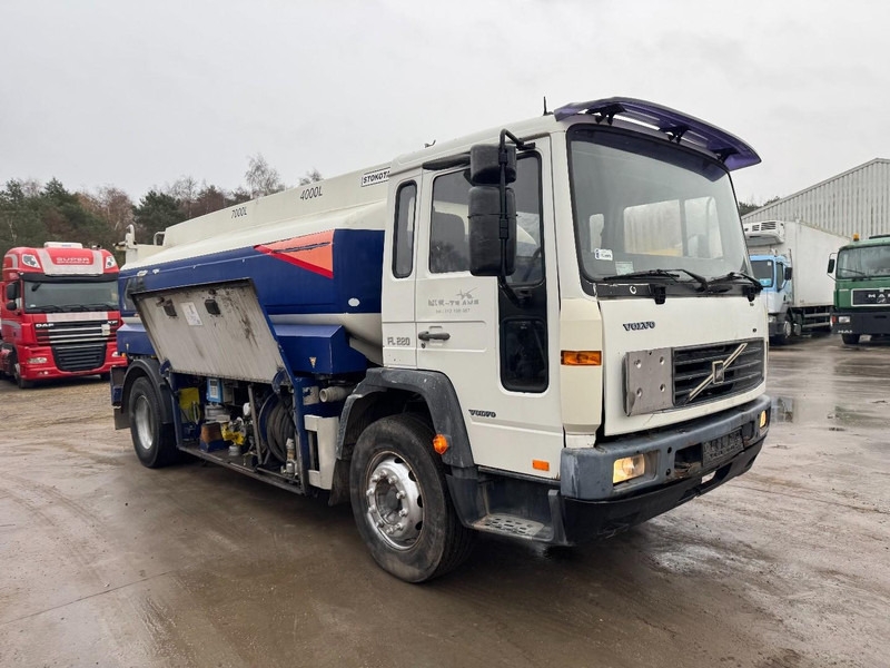 Volvo FL 6 - 220 (11000 L / 2 COMPARTMENTS / 18 TON / MANUAL GEARBOX / PERFECT) - Tankbil: billede 3 Volvo FL 6 - 220 (11000 L / 2 COMPARTMENTS / 18 TON / MANUAL GEARBOX / PERFECT) - Tankbil: billede 3