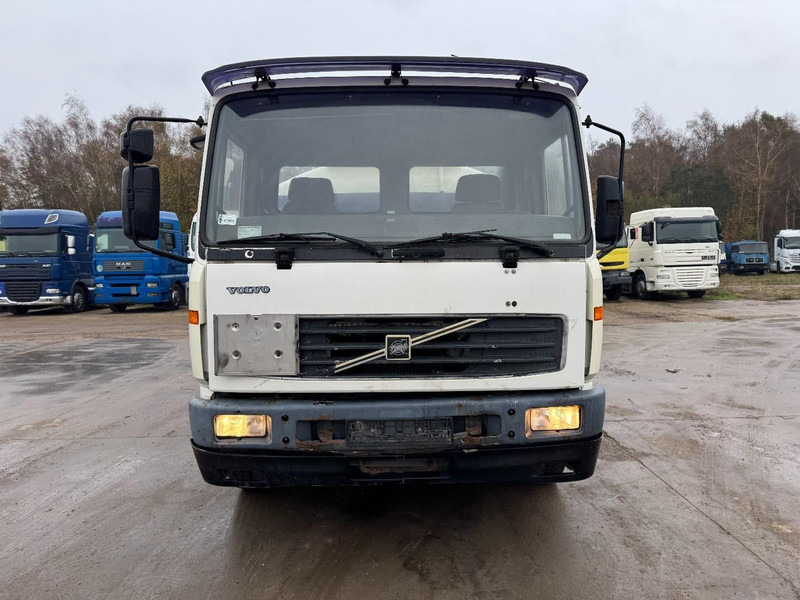 Volvo FL 6 - 220 (11000 L / 2 COMPARTMENTS / 18 TON / MANUAL GEARBOX / PERFECT) - Tankbil: billede 2 Volvo FL 6 - 220 (11000 L / 2 COMPARTMENTS / 18 TON / MANUAL GEARBOX / PERFECT) - Tankbil: billede 2