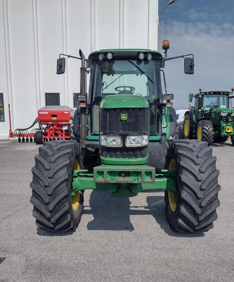 JOHN DEERE 6520 PREMIUM - Traktor: billede 5 JOHN DEERE 6520 PREMIUM - Traktor: billede 5