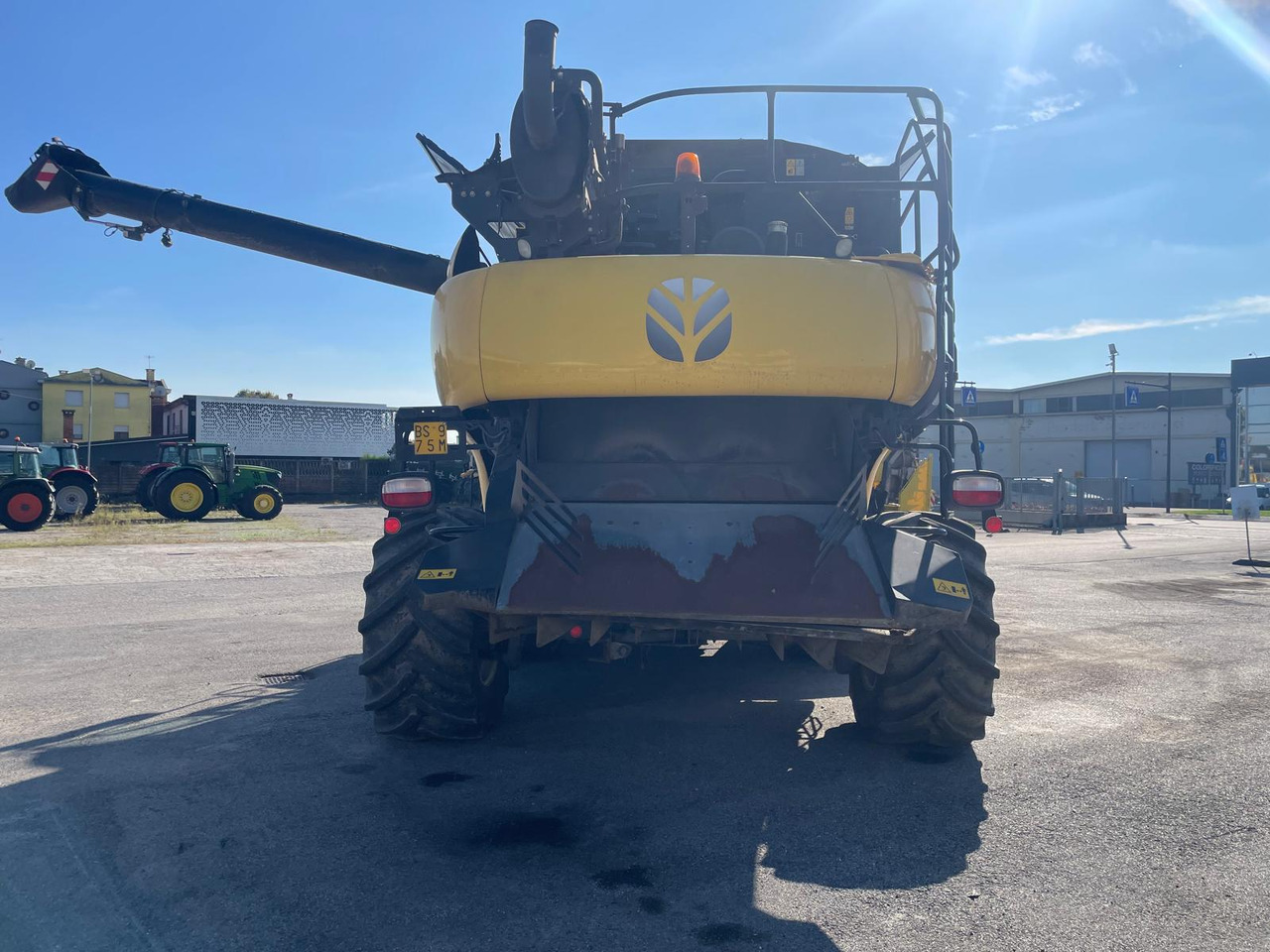 NEW HOLLAND MIETITREBBIA CR 9.90 - Mejetærsker: billede 4 NEW HOLLAND MIETITREBBIA CR 9.90 - Mejetærsker: billede 4