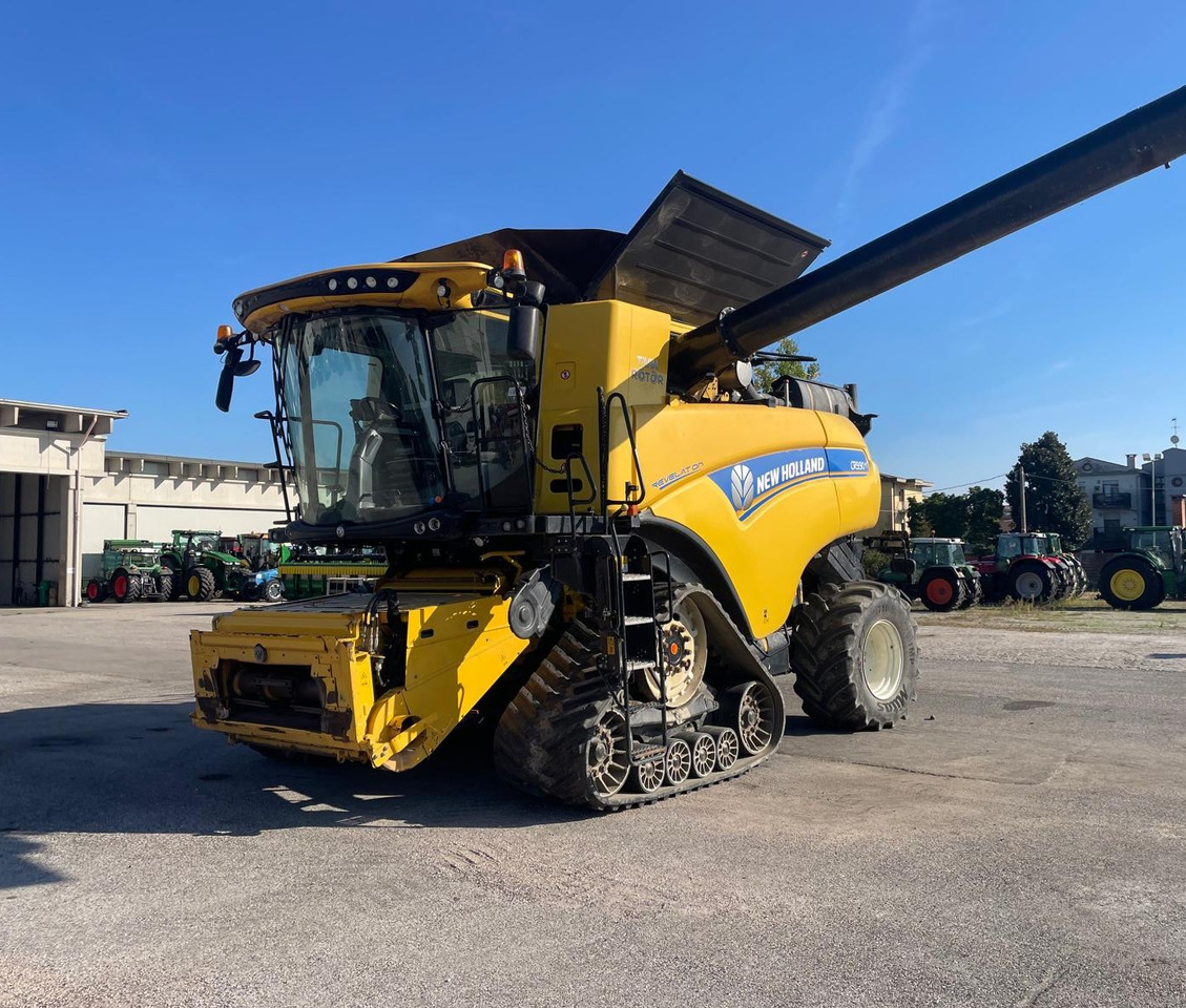 NEW HOLLAND MIETITREBBIA CR 9.90 - Mejetærsker: billede 1 NEW HOLLAND MIETITREBBIA CR 9.90 - Mejetærsker: billede 1