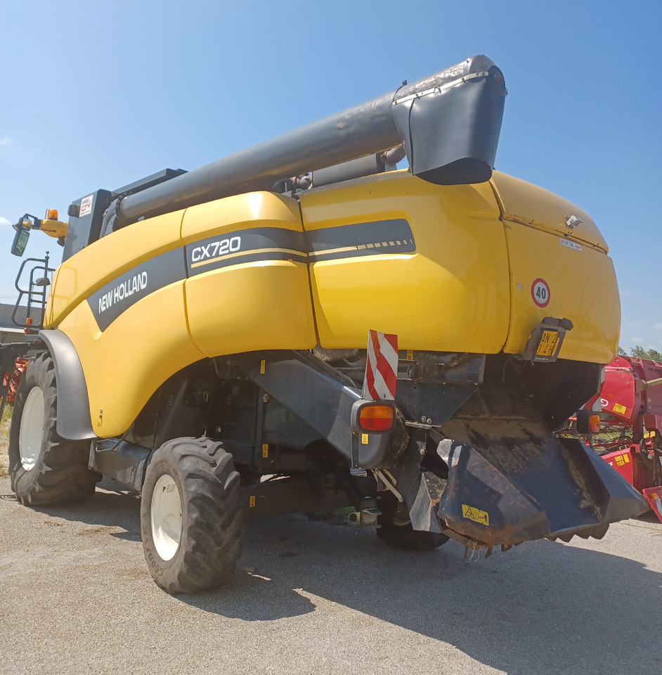 NEW HOLLAND MIETITREBBIA CX 720 - Mejetærsker: billede 4 NEW HOLLAND MIETITREBBIA CX 720 - Mejetærsker: billede 4