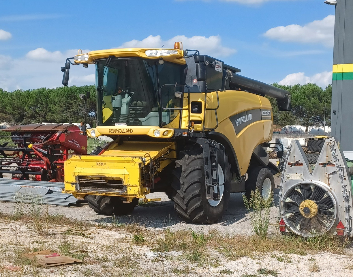 NEW HOLLAND MIETITREBBIA CX 720 - Mejetærsker: billede 2 NEW HOLLAND MIETITREBBIA CX 720 - Mejetærsker: billede 2