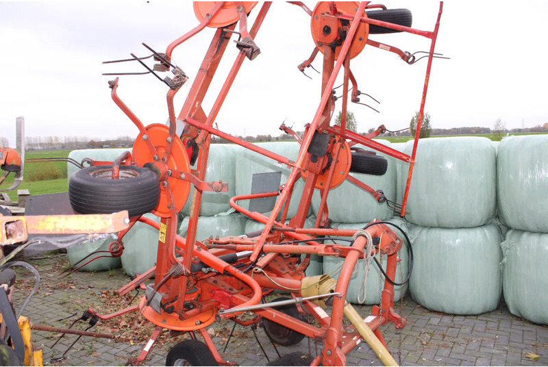 Fella 680 en diverse machines - Høvender: billede 2 Fella 680 en diverse machines - Høvender: billede 2