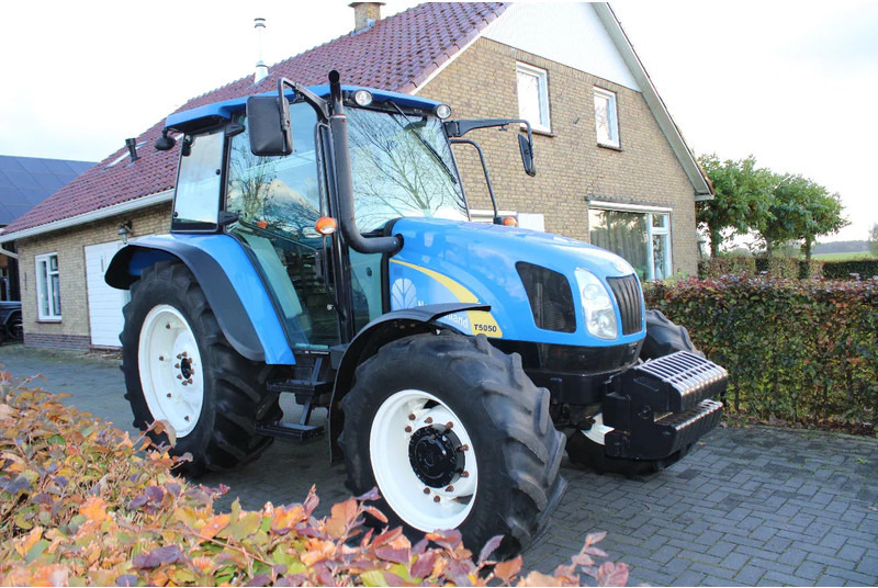 New Holland T5050 - Traktor: billede 2 New Holland T5050 - Traktor: billede 2