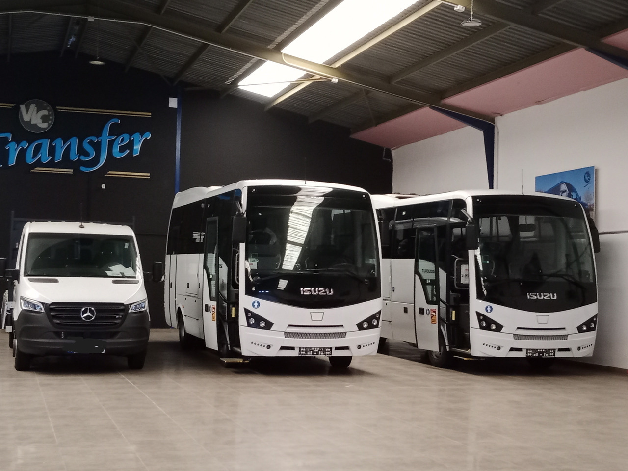 ISUZU TURQUOISE - Turistbus: billede 1 ISUZU TURQUOISE - Turistbus: billede 1