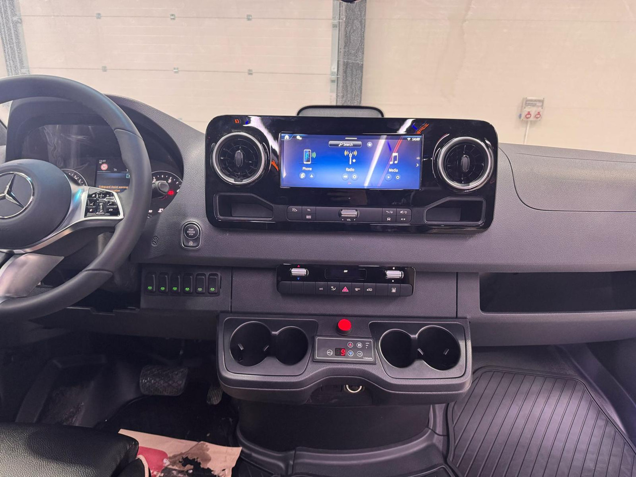 Leje en MERCEDES-BENZ SPRINTER 519 MERCEDES-BENZ SPRINTER 519: billede 9 Leje en MERCEDES-BENZ SPRINTER 519 MERCEDES-BENZ SPRINTER 519: billede 9