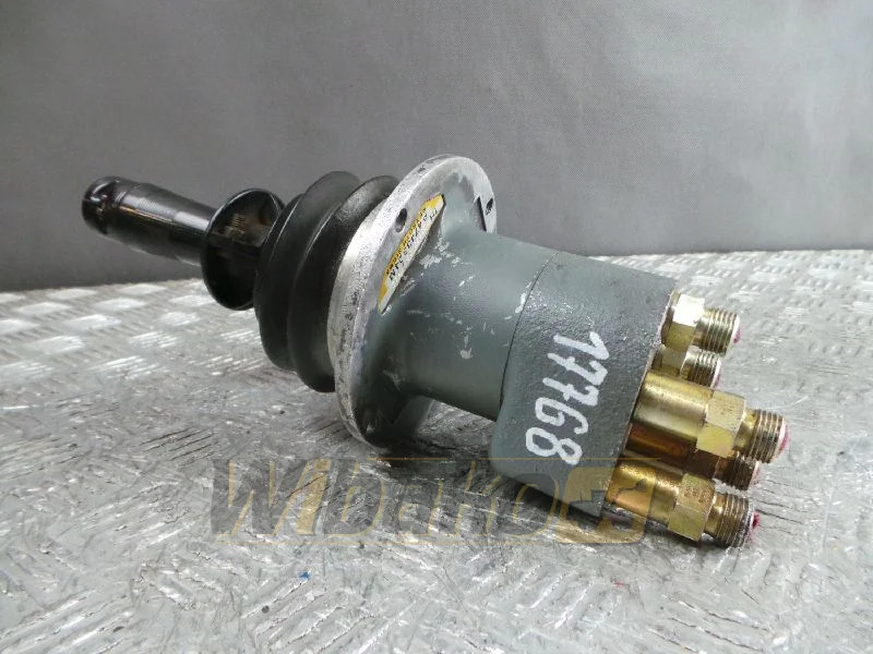 Case 1088 P4743324M - Hydraulisk ventil for Entreprenørmaskin: billede 1 Case 1088 P4743324M - Hydraulisk ventil for Entreprenørmaskin: billede 1