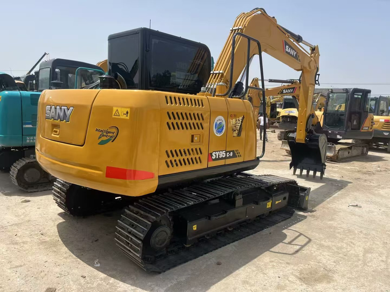 CATERPILLAR 323D2L - Bæltegravemaskine: billede 1 CATERPILLAR 323D2L - Bæltegravemaskine: billede 1