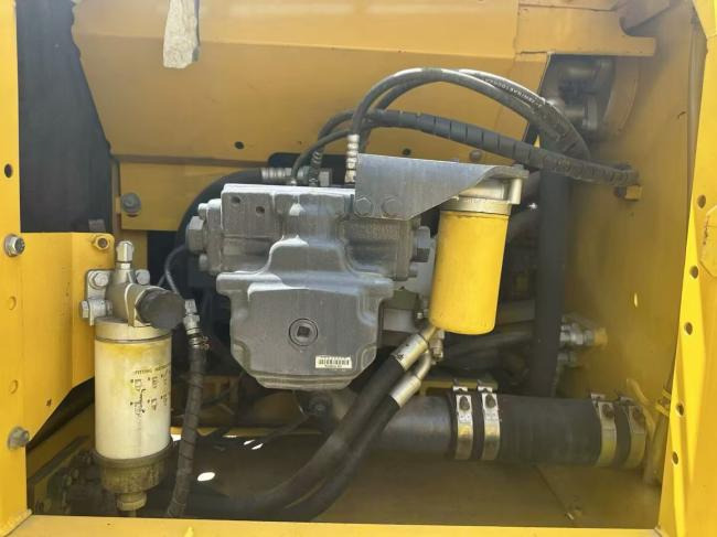 KOMATSU 200-8 - Bæltegravemaskine: billede 3 KOMATSU 200-8 - Bæltegravemaskine: billede 3