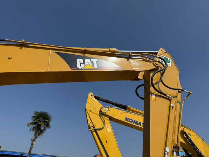 Bæltegravemaskine Used Cat320CL Old Model Excavator Second Hand Machine Popular Brand Japan Cat Hydraulic Machinery [ Copy ]: billede 6