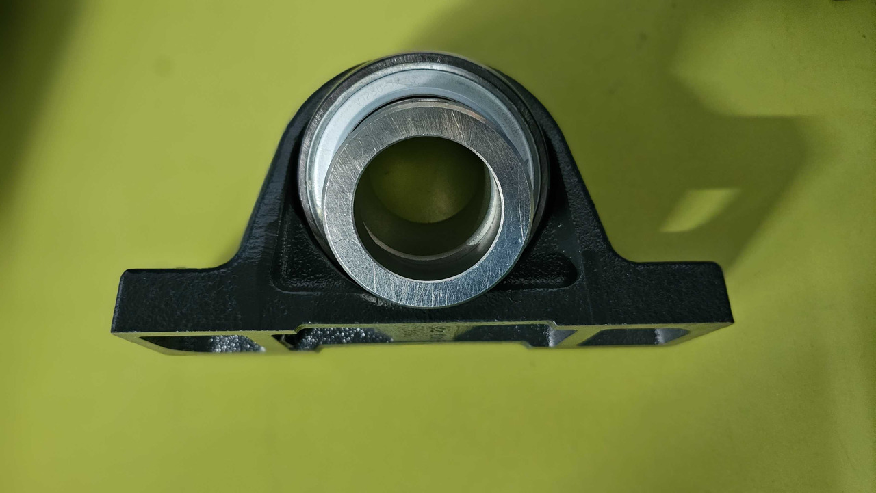 Obudowa z łożyskiem sieczkarni Deutz Fahr Topliner 1602_3193 - Reservedel for Landbrugsmaskine: billede 1 Obudowa z łożyskiem sieczkarni Deutz Fahr Topliner 1602_3193 - Reservedel for Landbrugsmaskine: billede 1