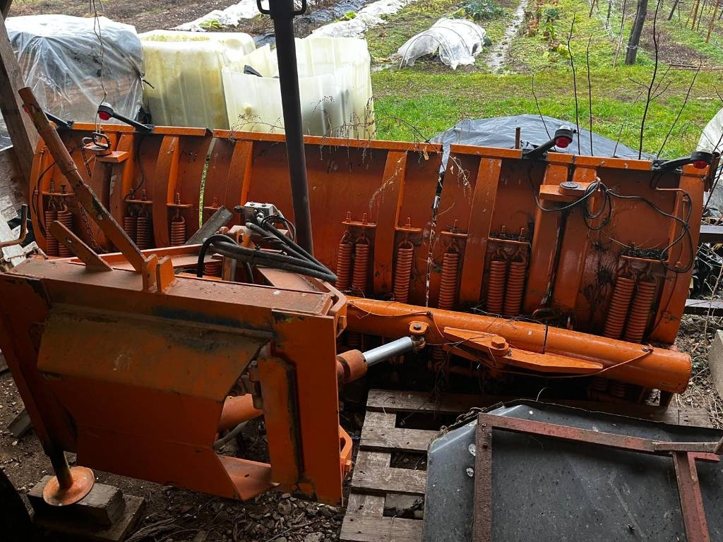 BOMBELLI LAMA 3 MT - Sneplov for Landbrugsmaskine: billede 1 BOMBELLI LAMA 3 MT - Sneplov for Landbrugsmaskine: billede 1