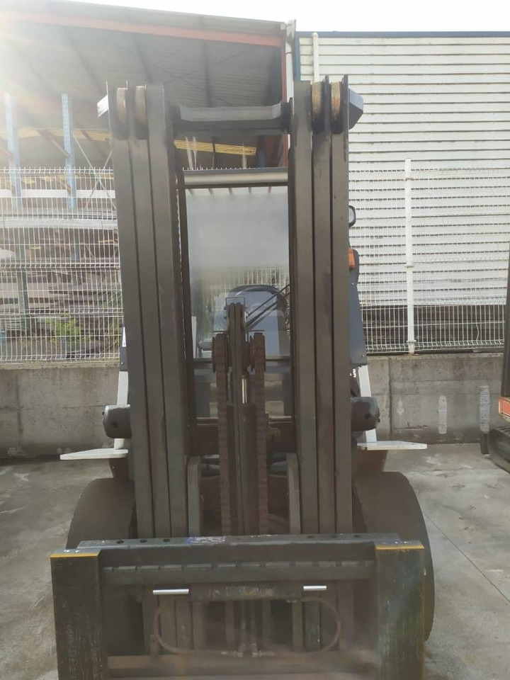 UniCarriers D1F4A40Q - Diesel gaffeltruck: billede 3 UniCarriers D1F4A40Q - Diesel gaffeltruck: billede 3