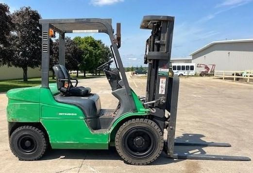 Mitsubishi Chariot élévateur diesel FD30N fenwick - Diesel gaffeltruck: billede 2 Mitsubishi Chariot élévateur diesel FD30N fenwick - Diesel gaffeltruck: billede 2