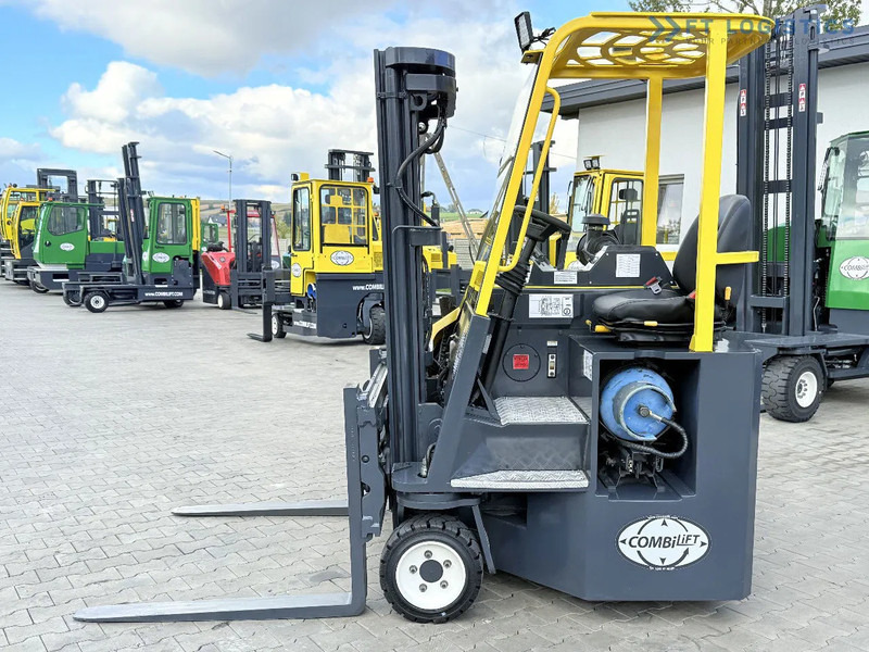 Combilift C3000CB / GAS / TRIPLEX 4900MM / FREE LIFT / FORK POSITIONER / SIDE SHIFT / EXCELLENT CONDITION / Wide range of four-way and sid - Firevejs reach truck: billede 3 Combilift C3000CB / GAS / TRIPLEX 4900MM / FREE LIFT / FORK POSITIONER / SIDE SHIFT / EXCELLENT CONDITION / Wide range of four-way and sid - Firevejs reach truck: billede 3