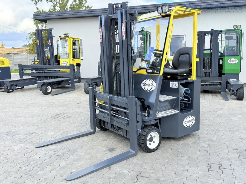 Combilift C3000CB / GAS / TRIPLEX 4900MM / FREE LIFT / FORK POSITIONER / SIDE SHIFT / EXCELLENT CONDITION / Wide range of four-way and sid - Firevejs reach truck: billede 2 Combilift C3000CB / GAS / TRIPLEX 4900MM / FREE LIFT / FORK POSITIONER / SIDE SHIFT / EXCELLENT CONDITION / Wide range of four-way and sid - Firevejs reach truck: billede 2