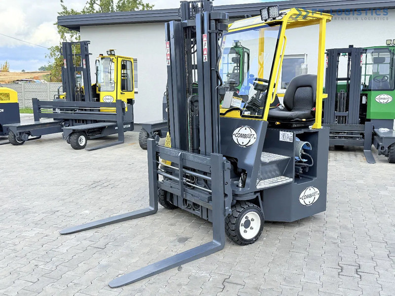 Combilift C3000CB / GAS / TRIPLEX 4900MM / FREE LIFT / FORK POSITIONER / SIDE SHIFT / EXCELLENT CONDITION / Wide range of four-way and sid - Firevejs reach truck: billede 1 Combilift C3000CB / GAS / TRIPLEX 4900MM / FREE LIFT / FORK POSITIONER / SIDE SHIFT / EXCELLENT CONDITION / Wide range of four-way and sid - Firevejs reach truck: billede 1