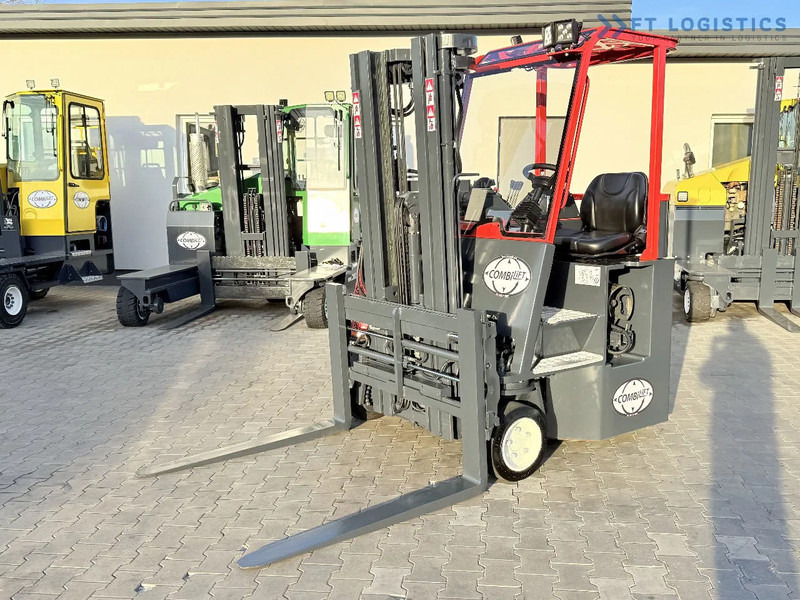 Combilift C3000CB / GAS / TRIPLEX 4900MM / FREE LIFT / SIDE SHIFT / FORK POSITIONER / EXCELLENT CONDITION / Wide range of four-way and sid - Firevejs reach truck: billede 4 Combilift C3000CB / GAS / TRIPLEX 4900MM / FREE LIFT / SIDE SHIFT / FORK POSITIONER / EXCELLENT CONDITION / Wide range of four-way and sid - Firevejs reach truck: billede 4