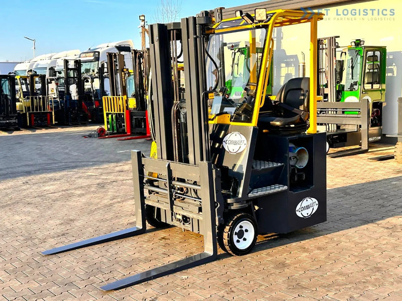 Combilift C3000CB / LPG / TRIPLEX - 4900MM / LPG / FREE LIFT / FORK POSITIONER C3000CB / LPG / TRIPLEX - 4900MM / LPG / FREE LIFT / FORK P - Firevejs reach truck: billede 1 Combilift C3000CB / LPG / TRIPLEX - 4900MM / LPG / FREE LIFT / FORK POSITIONER C3000CB / LPG / TRIPLEX - 4900MM / LPG / FREE LIFT / FORK P - Firevejs reach truck: billede 1