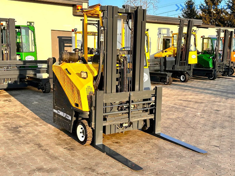 Combilift C3000CB / LPG / TRIPLEX - 4900MM / LPG / FREE LIFT / FORK POSITIONER C3000CB / LPG / TRIPLEX - 4900MM / LPG / FREE LIFT / FORK P - Firevejs reach truck: billede 4 Combilift C3000CB / LPG / TRIPLEX - 4900MM / LPG / FREE LIFT / FORK POSITIONER C3000CB / LPG / TRIPLEX - 4900MM / LPG / FREE LIFT / FORK P - Firevejs reach truck: billede 4