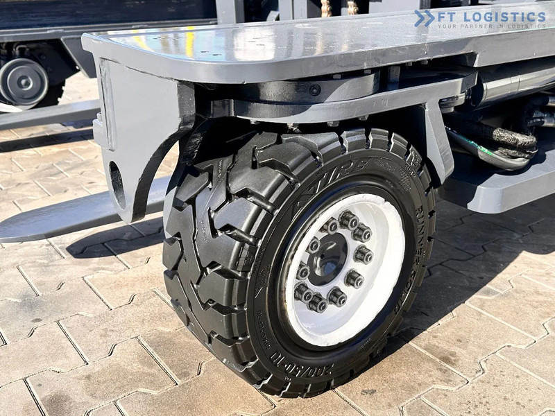 Combilift C4000 / LPG / DUPLEX / 4500MM / FREE LIFT / LIKE NEW C4000 / LPG / DUPLEX / 4500MM / FREE LIFT / LIKE NEW - Firevejs reach truck: billede 4 Combilift C4000 / LPG / DUPLEX / 4500MM / FREE LIFT / LIKE NEW C4000 / LPG / DUPLEX / 4500MM / FREE LIFT / LIKE NEW - Firevejs reach truck: billede 4