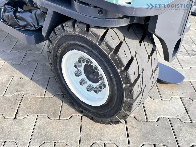 Combilift C4000 / TRIPLEX / 4900MM / LPG / FREE LIFT / FORK SHIFT / LIKE NEW C4000 / TRIPLEX / 4900MM / LPG / FREE LIFT / FORK SHIFT / LIK - Firevejs reach truck: billede 5 Combilift C4000 / TRIPLEX / 4900MM / LPG / FREE LIFT / FORK SHIFT / LIKE NEW C4000 / TRIPLEX / 4900MM / LPG / FREE LIFT / FORK SHIFT / LIK - Firevejs reach truck: billede 5