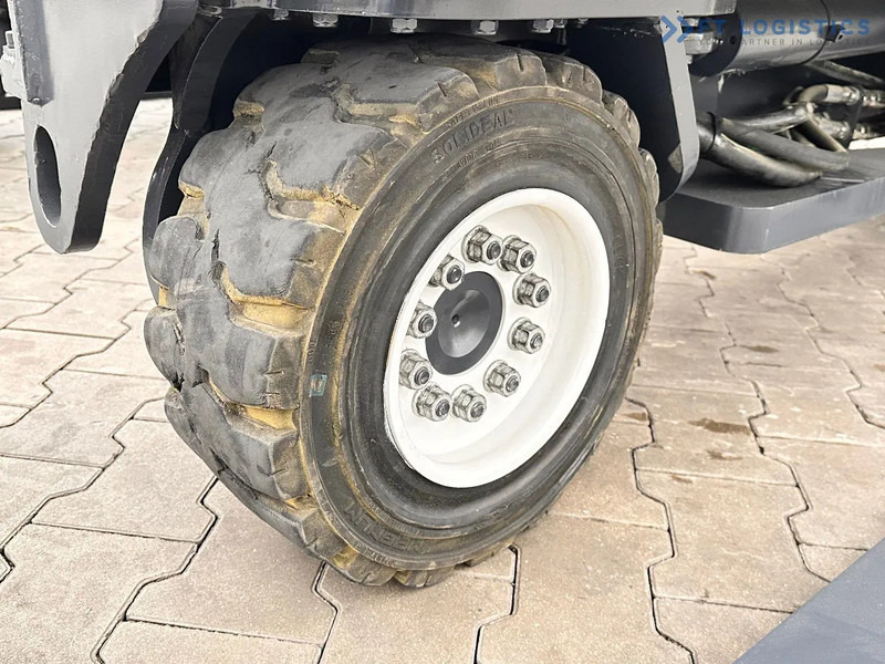 Combilift C4500 / DUPLEX / 4050MM / DIESEL / WIDE POSITIONER / FREE LIFT C4500 / DUPLEX / 4050MM / DIESEL / WIDE POSITIONER / FREE LIFT - Firevejs reach truck: billede 5 Combilift C4500 / DUPLEX / 4050MM / DIESEL / WIDE POSITIONER / FREE LIFT C4500 / DUPLEX / 4050MM / DIESEL / WIDE POSITIONER / FREE LIFT - Firevejs reach truck: billede 5