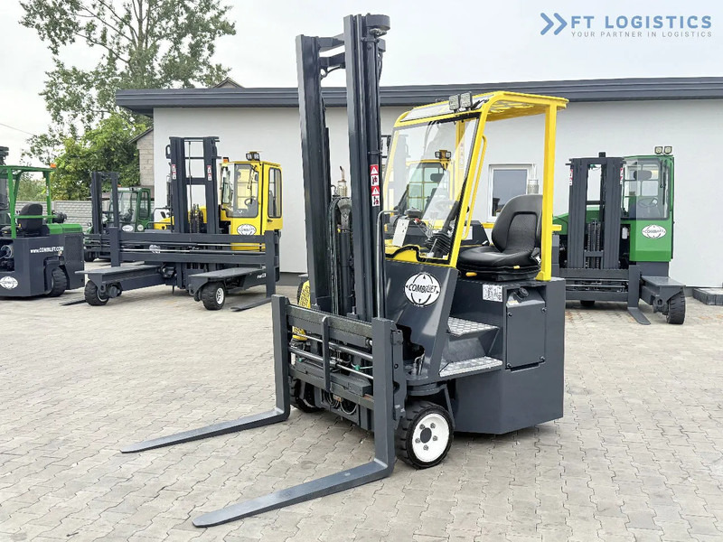 Combilift CB2500 / DUPLEX / 4100MM / DIESEL / FREE LIFT / FORK POSITIONER / SIDE SHIFT / LIKE NEW / Wide range of four-way and side loader - Firevejs reach truck: billede 1 Combilift CB2500 / DUPLEX / 4100MM / DIESEL / FREE LIFT / FORK POSITIONER / SIDE SHIFT / LIKE NEW / Wide range of four-way and side loader - Firevejs reach truck: billede 1