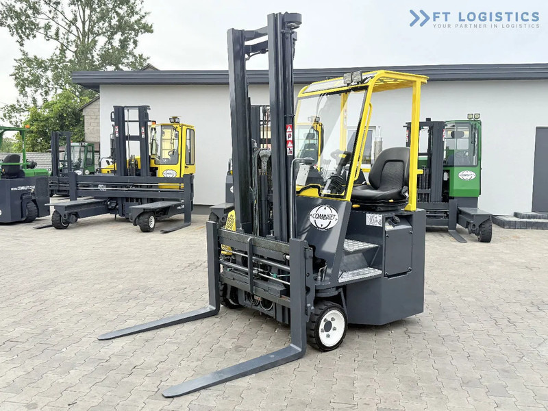 Combilift CB2500 / DUPLEX / 4100MM / DIESEL / FREE LIFT / FORK POSITIONER / SIDE SHIFT / LIKE NEW / Wide range of four-way and side loader - Firevejs reach truck: billede 3 Combilift CB2500 / DUPLEX / 4100MM / DIESEL / FREE LIFT / FORK POSITIONER / SIDE SHIFT / LIKE NEW / Wide range of four-way and side loader - Firevejs reach truck: billede 3