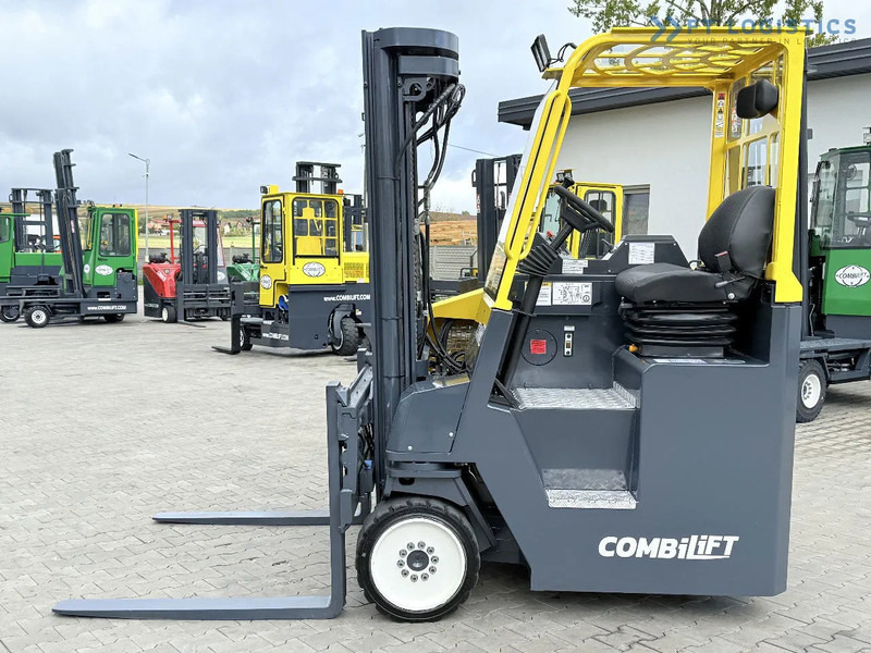 Combilift CB4000 / GAS / TRIPLEX 5200MM / FREE LIFT / FORK POSITIONER / SIDE SHIFT / EXCELLENT CONDITION / Wide range of four-way and side - Firevejs reach truck: billede 2 Combilift CB4000 / GAS / TRIPLEX 5200MM / FREE LIFT / FORK POSITIONER / SIDE SHIFT / EXCELLENT CONDITION / Wide range of four-way and side - Firevejs reach truck: billede 2