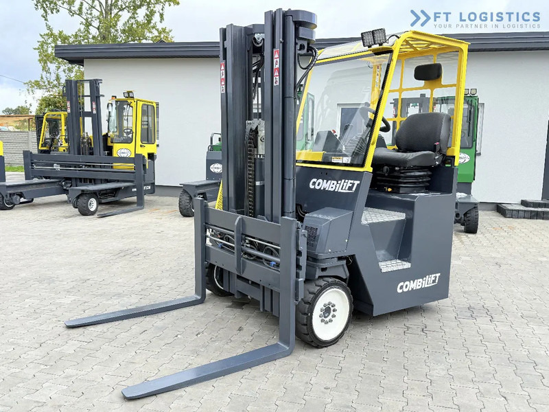 Combilift CB4000 / GAS / TRIPLEX 5200MM / FREE LIFT / FORK POSITIONER / SIDE SHIFT / EXCELLENT CONDITION / Wide range of four-way and side - Firevejs reach truck: billede 1 Combilift CB4000 / GAS / TRIPLEX 5200MM / FREE LIFT / FORK POSITIONER / SIDE SHIFT / EXCELLENT CONDITION / Wide range of four-way and side - Firevejs reach truck: billede 1