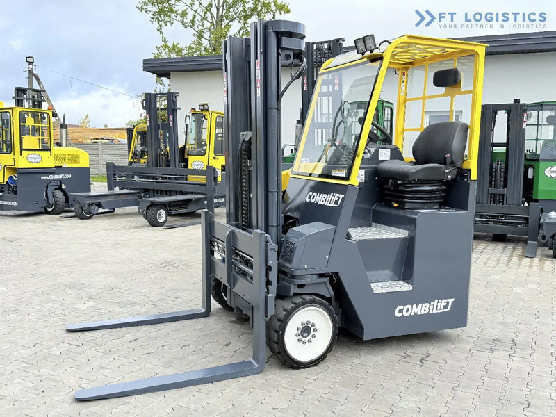Combilift CB4000 / GAS / TRIPLEX 5200MM / FREE LIFT / FORK POSITIONER / SIDE SHIFT / EXCELLENT CONDITION / Wide range of four-way and side - Firevejs reach truck: billede 3 Combilift CB4000 / GAS / TRIPLEX 5200MM / FREE LIFT / FORK POSITIONER / SIDE SHIFT / EXCELLENT CONDITION / Wide range of four-way and side - Firevejs reach truck: billede 3