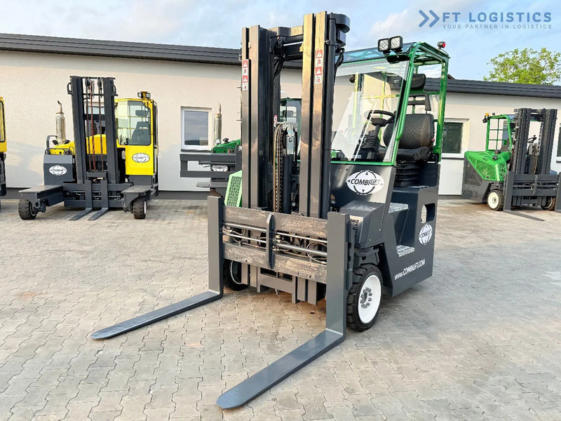 Combilift COMBILIFT C4000CB – TRIPLEX 5200mm – Year 2017 – LPG – FREE LIFT – SIDESHIFT – FORK POSITIONER – CONDITION 5/5 COMBILIFT C4000CB - Firevejs reach truck: billede 3 Combilift COMBILIFT C4000CB – TRIPLEX 5200mm – Year 2017 – LPG – FREE LIFT – SIDESHIFT – FORK POSITIONER – CONDITION 5/5 COMBILIFT C4000CB - Firevejs reach truck: billede 3