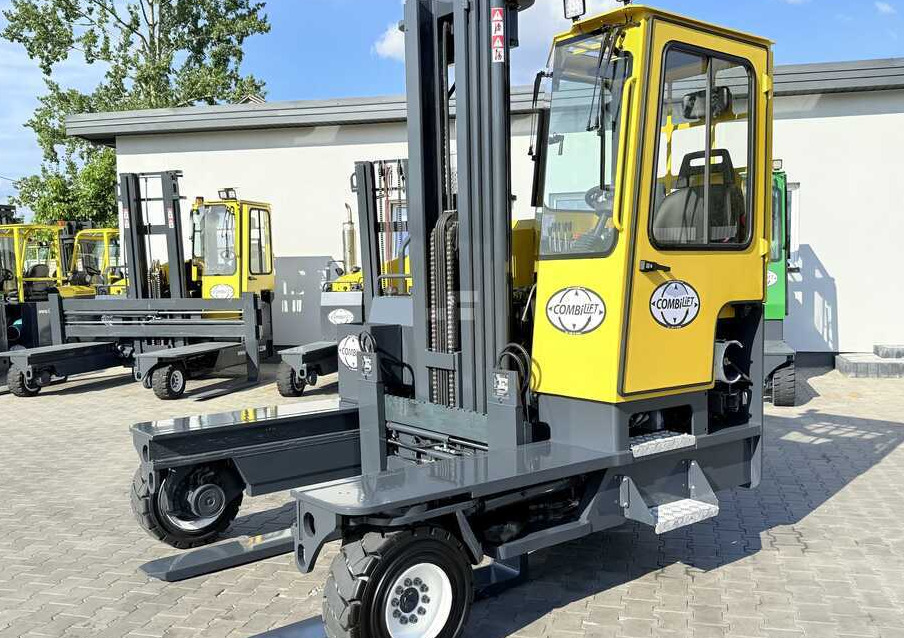 Combilift Combilift C5000XL / GAS / TRIPLEX 6000MM / FREE LIFT / FORK POSITIONER / HEATING / EXTENDABLE FORKS 1200/2000MM / FULL HEATED CABIN / EXCELLENT CONDITION / A wide range of four-way and sidel - Firevejs reach truck: billede 2 Combilift Combilift C5000XL / GAS / TRIPLEX 6000MM / FREE LIFT / FORK POSITIONER / HEATING / EXTENDABLE FORKS 1200/2000MM / FULL HEATED CABIN / EXCELLENT CONDITION / A wide range of four-way and sidel - Firevejs reach truck: billede 2