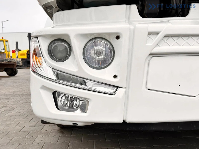 Renault Midlum 250 Renault D 250 / AUTOMATIC / 4X2 / 18 PALLETS / TAIL LIFT / SIDE BOARDS / curtainsider truck - Lastbil med presenning: billede 4 Renault Midlum 250 Renault D 250 / AUTOMATIC / 4X2 / 18 PALLETS / TAIL LIFT / SIDE BOARDS / curtainsider truck - Lastbil med presenning: billede 4