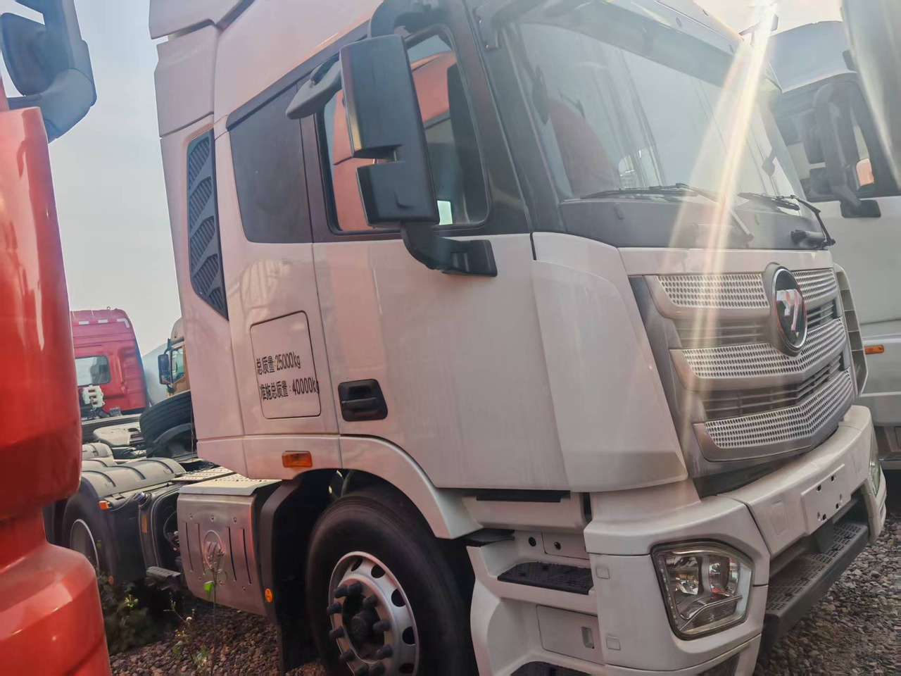 Auman 6×4 - Chassis påhængsvogn: billede 1 Auman 6×4 - Chassis påhængsvogn: billede 1