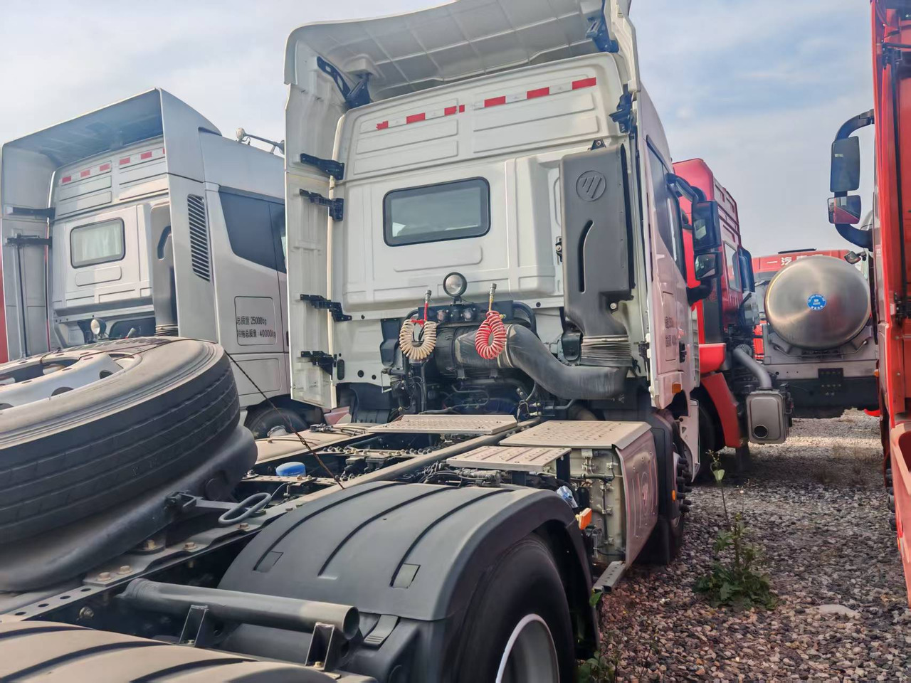 Auman 6×4 - Chassis påhængsvogn: billede 5 Auman 6×4 - Chassis påhængsvogn: billede 5