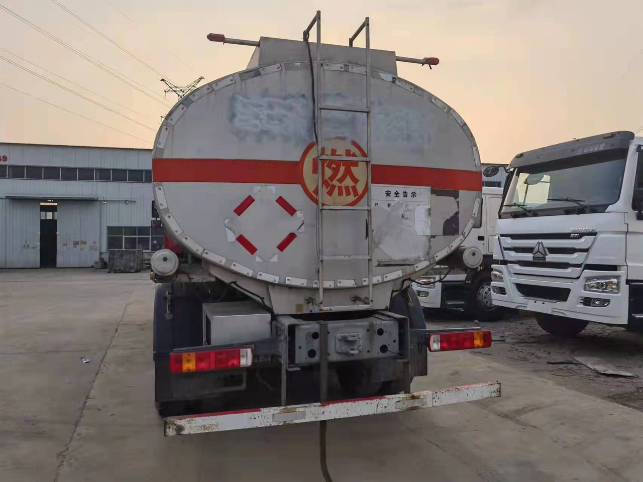 HOWO 20 cubic meters - Tankbil: billede 4 HOWO 20 cubic meters - Tankbil: billede 4