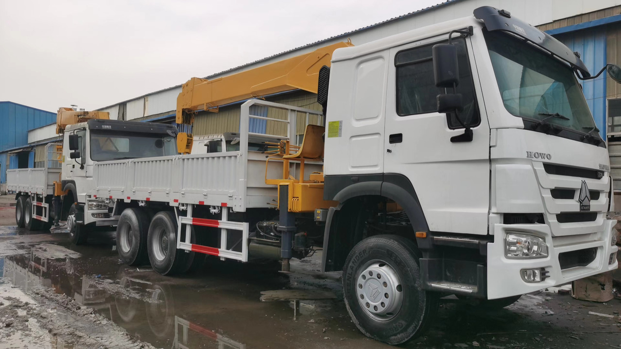 HOWO 371 - Lastbil med kran: billede 4 HOWO 371 - Lastbil med kran: billede 4