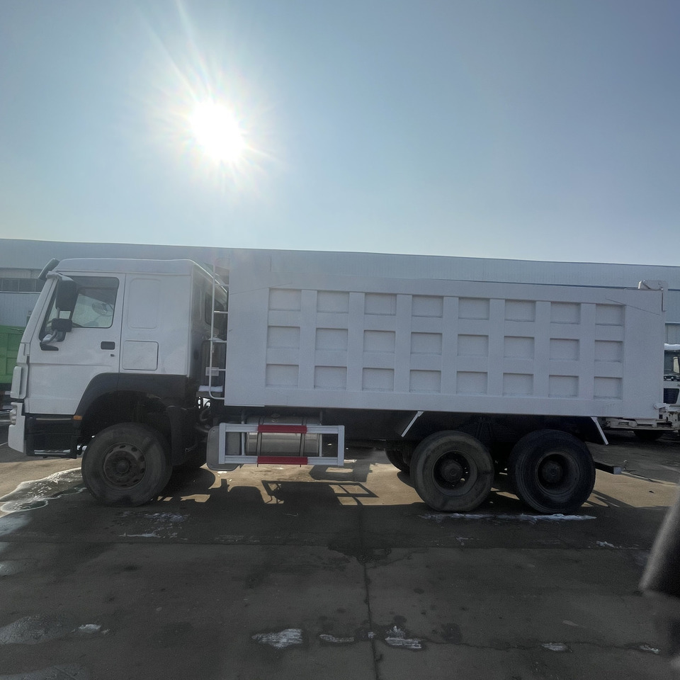 HOWO 6*4 DUMP TRUCK - Tipvogn lastbil: billede 2 HOWO 6*4 DUMP TRUCK - Tipvogn lastbil: billede 2